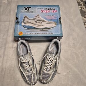 NWT Skechers Size 9 Shape-ups Women's Sneakers